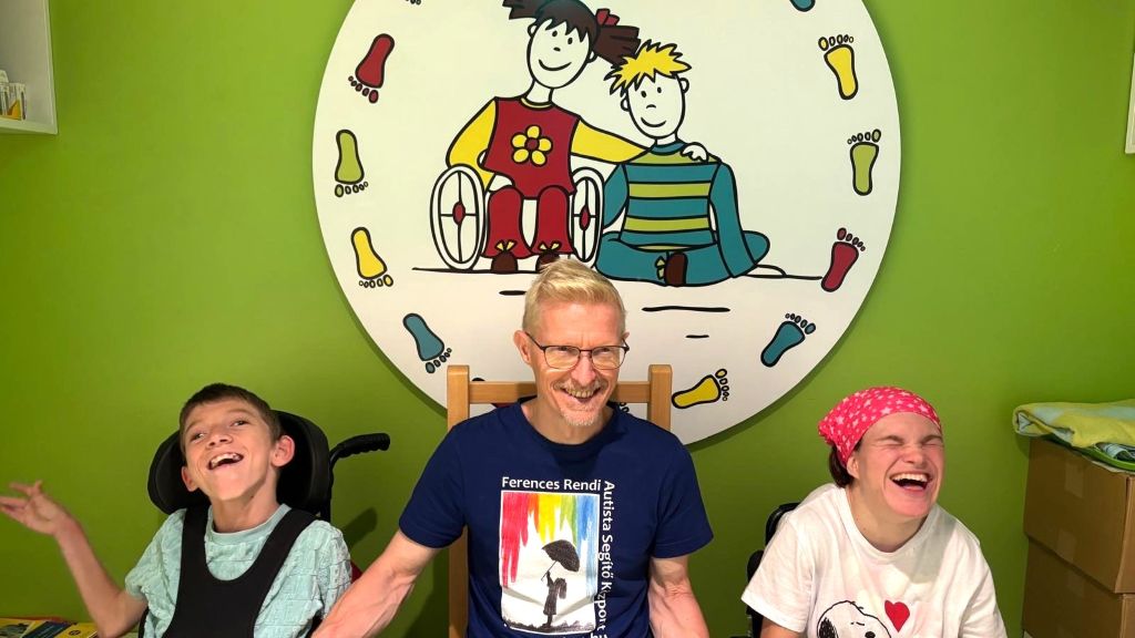 Pure Freude und Gemeinschaft! Ein strahlendes Lachen verbindet uns alle.